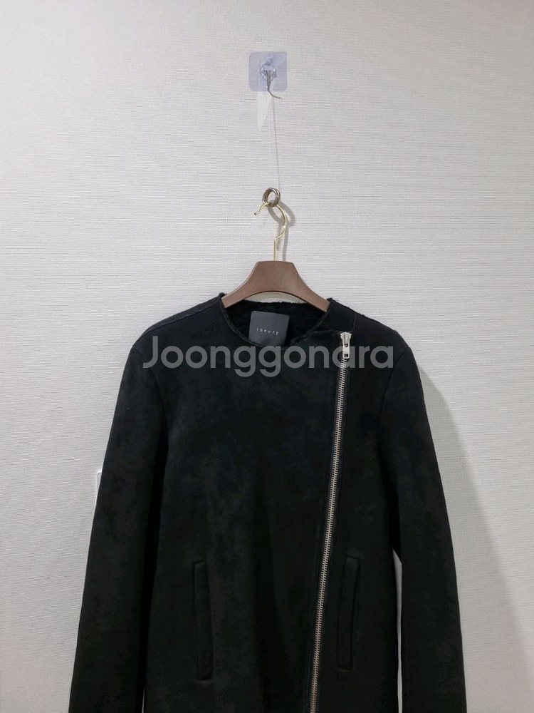 Theory 띠어리 블랙 양털 무스탕 자켓--1
