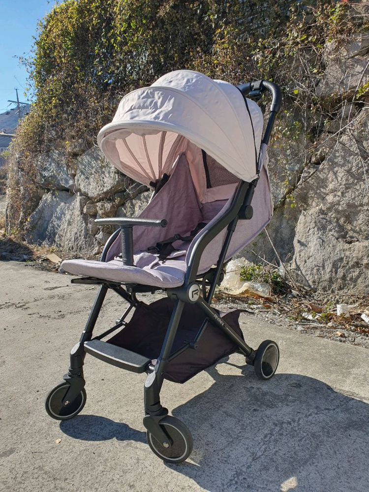 리안 유모차 판매합니다.(절충형)--1