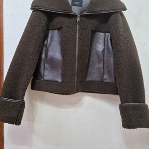 바이씨니 크롭 에르 무스탕(55~66)