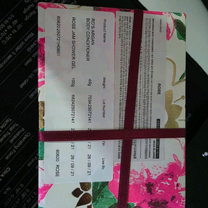 로제 로즈 샤워젤 & 바디컨디셔너 세트