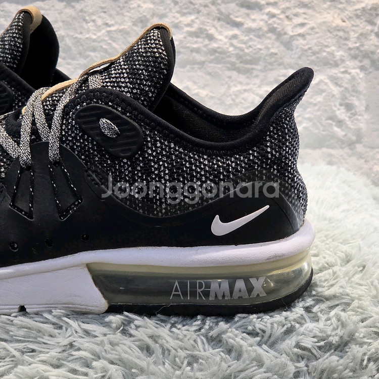 2q-4:나이키 에어맥스 시퀀트 3 블랙 니트 (250mm)--1