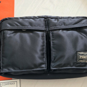 요시다포터 뉴탱커 슬링백 블랙 팝니다.(안전거래X)