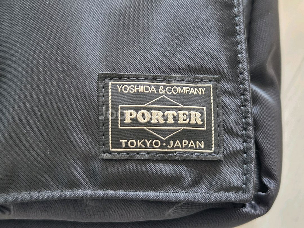 요시다포터 뉴탱커 슬링백 블랙 팝니다.(안전거래X)--1