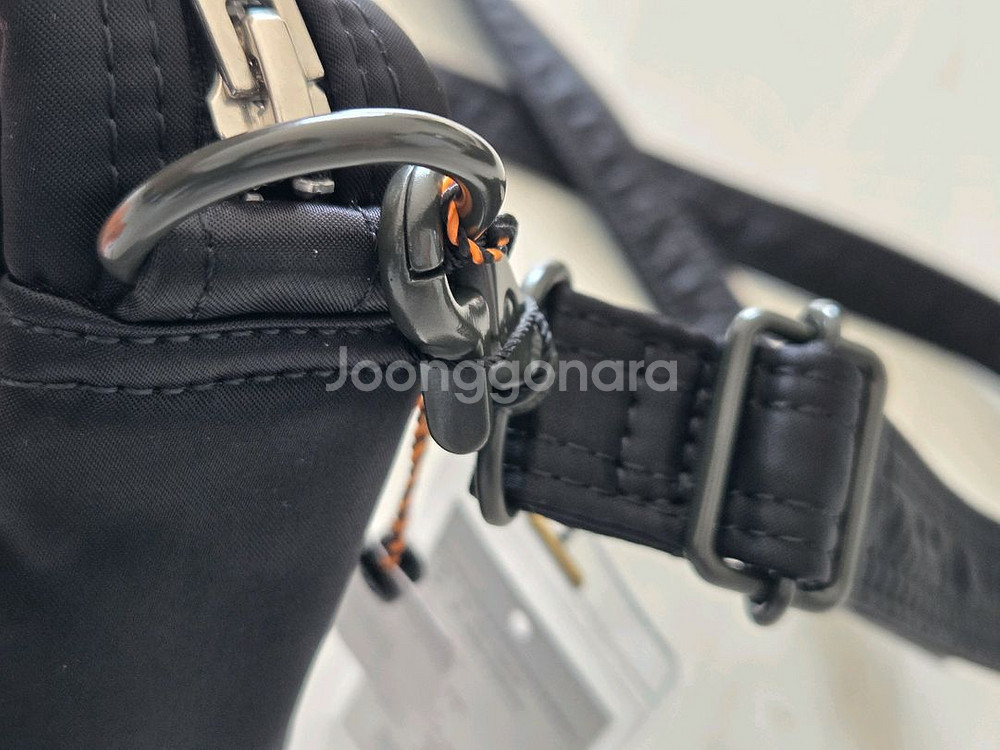 요시다포터 뉴탱커 슬링백 블랙 팝니다.(안전거래X)--6