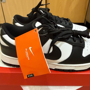 나이키 덩크 로우 스니커즈