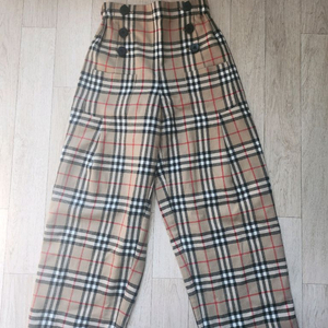 50만원대 새상품.정품) 버버리12y 모100% 바지