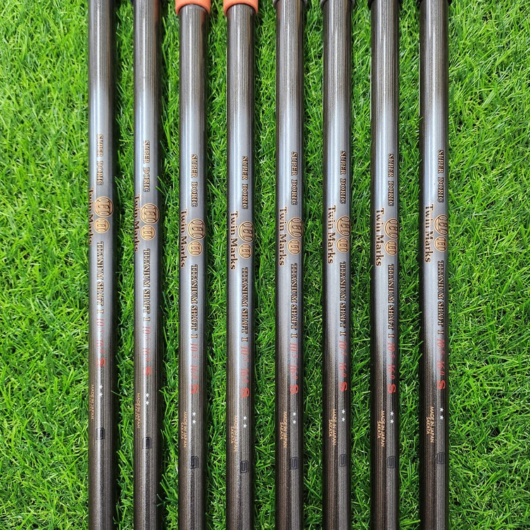 혼마 HONMA 트원마크 메모리얼 2스타 아이언세트 이미지