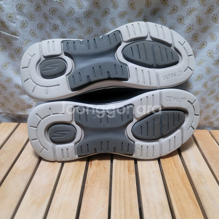 스케쳐스 고워크 아치핏 슬립인스 265--6