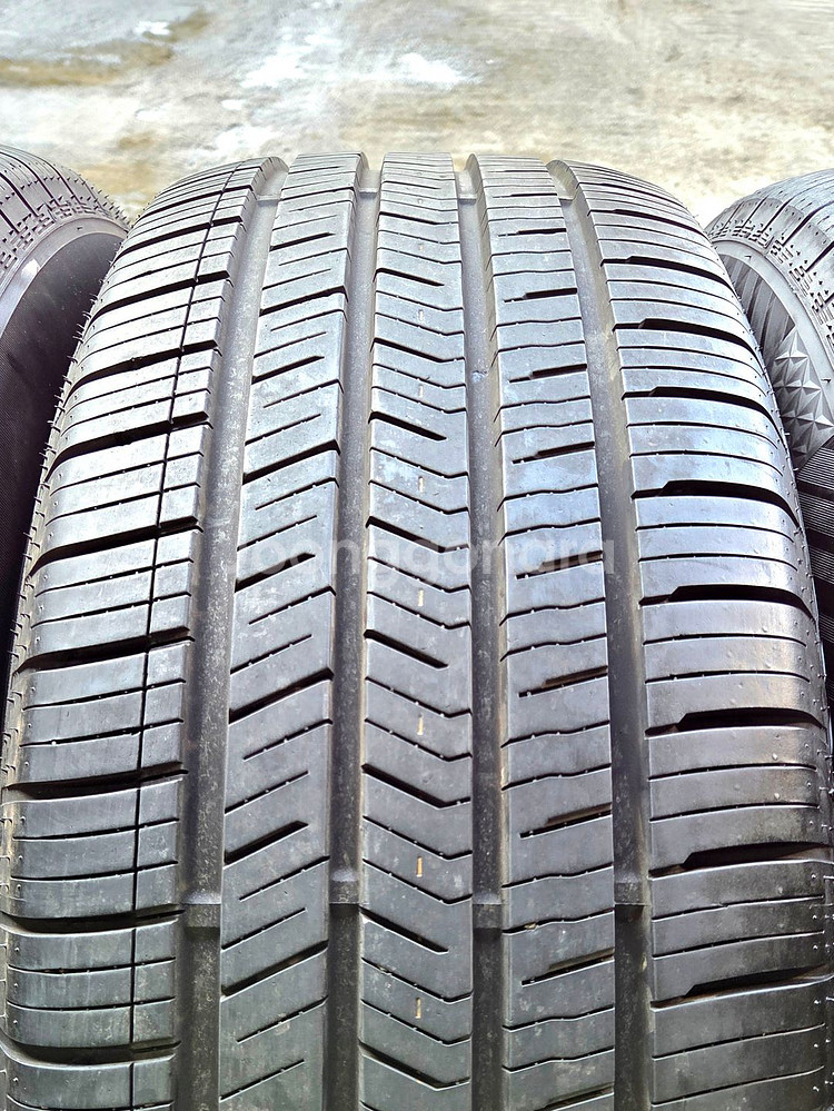 렉스턴 18인치휠타이어 2556018 pcd130 액티언 카이런 코란도 쌍용 5홀--6