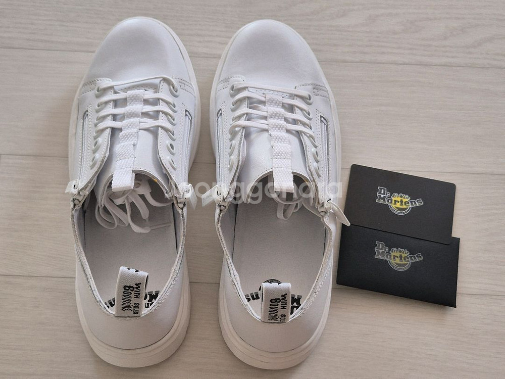 닥터마틴 단테 집 250사이즈 화이트 새상품--0