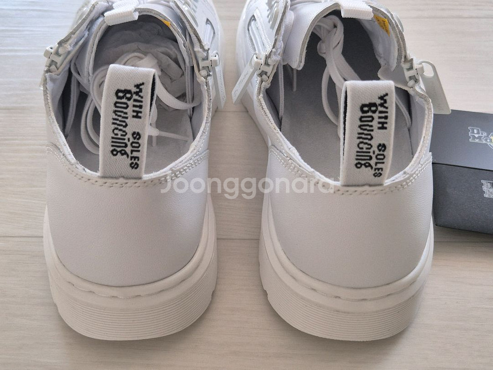 닥터마틴 단테 집 250사이즈 화이트 새상품--5