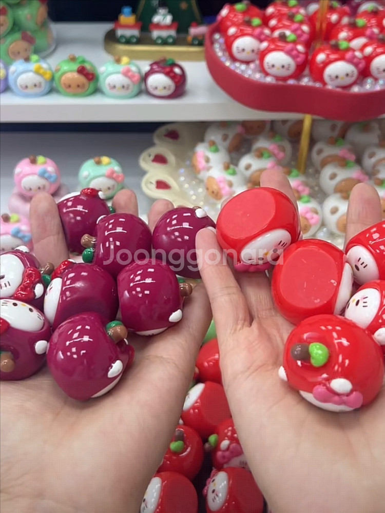 수지 제작 피규어 헬로키티 사과 애플 크리스마스 오브제--3