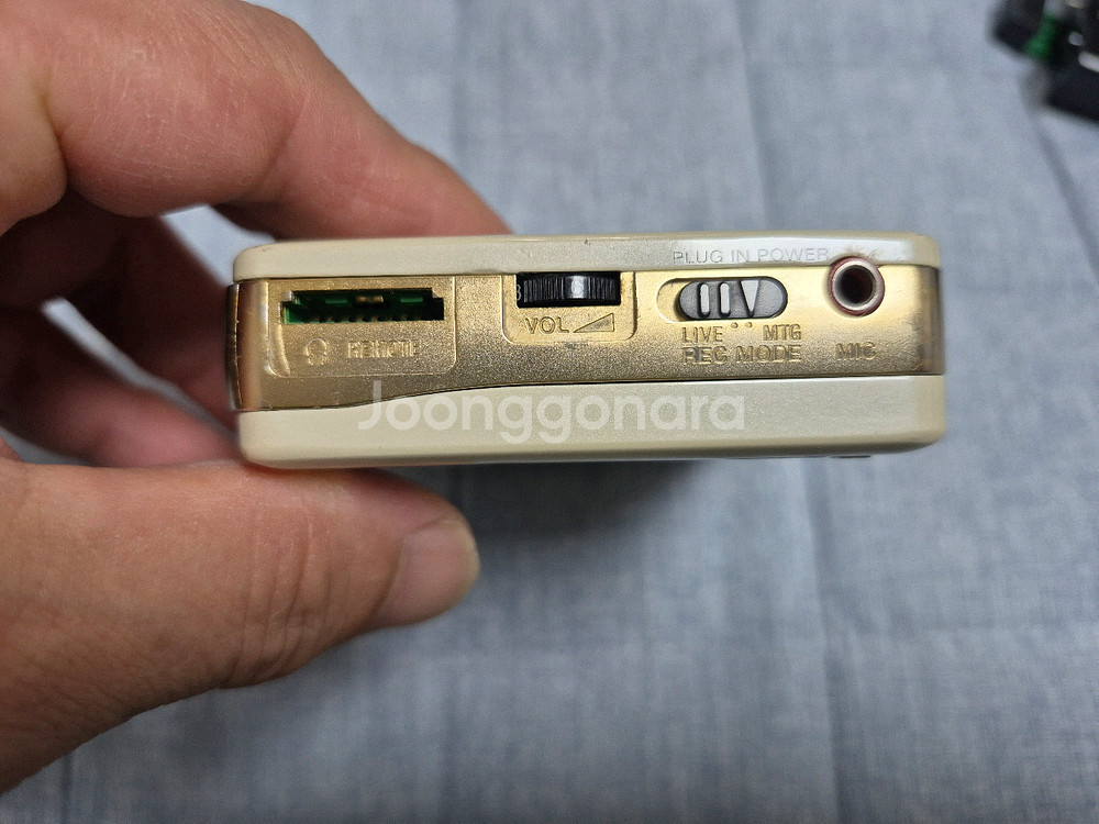 SONY WM-RX77 IVORY 색상 정상작동품 판매합니다.--1