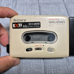 SONY WM-RX77 IVORY 색상 정상작동품 판매합니다.