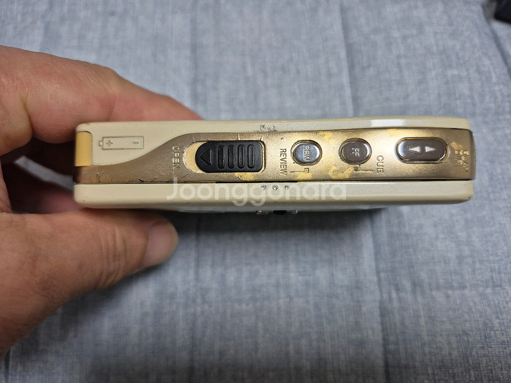 SONY WM-RX77 IVORY 색상 정상작동품 판매합니다.--4