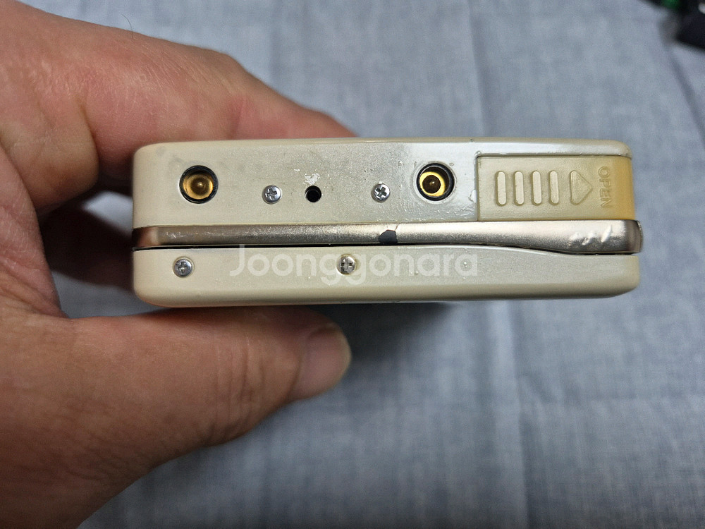 SONY WM-RX77 IVORY 색상 정상작동품 판매합니다.--3