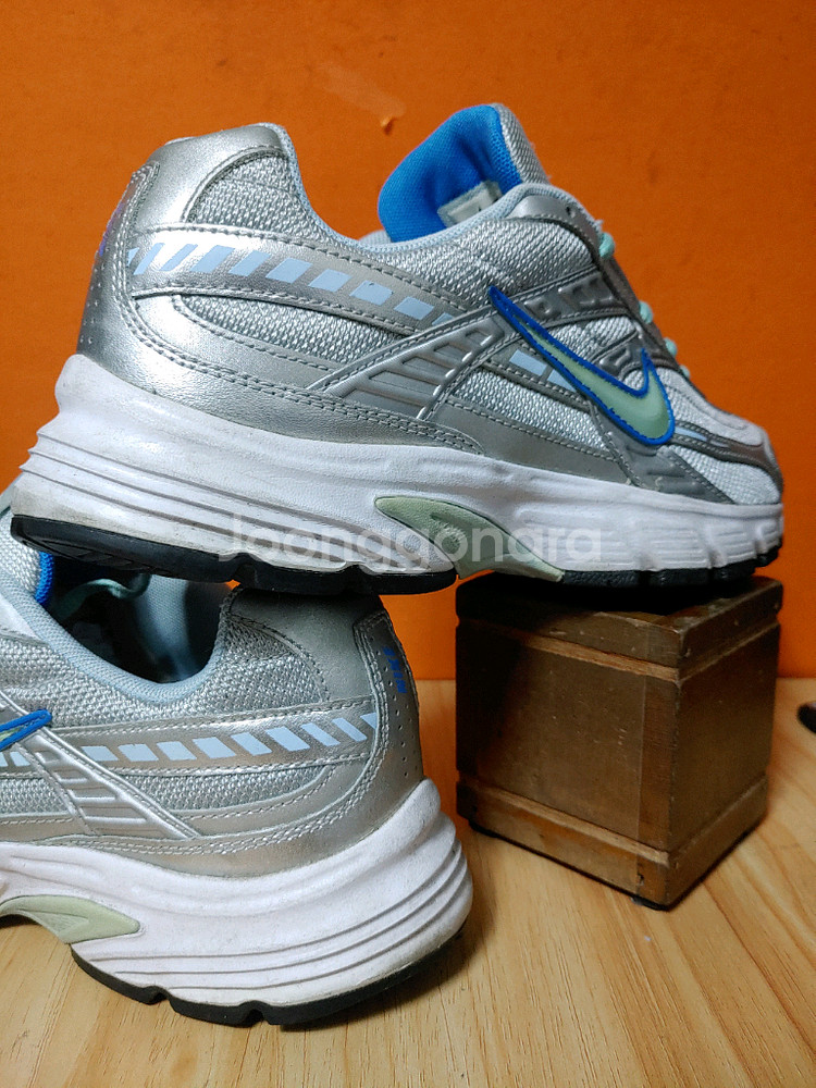 나이키 이니시에이터 메탈릭 실버 블루(표기245추천사이즈240)--3