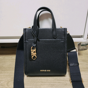 마이클코어스 소가죽 미니 크로스바디백