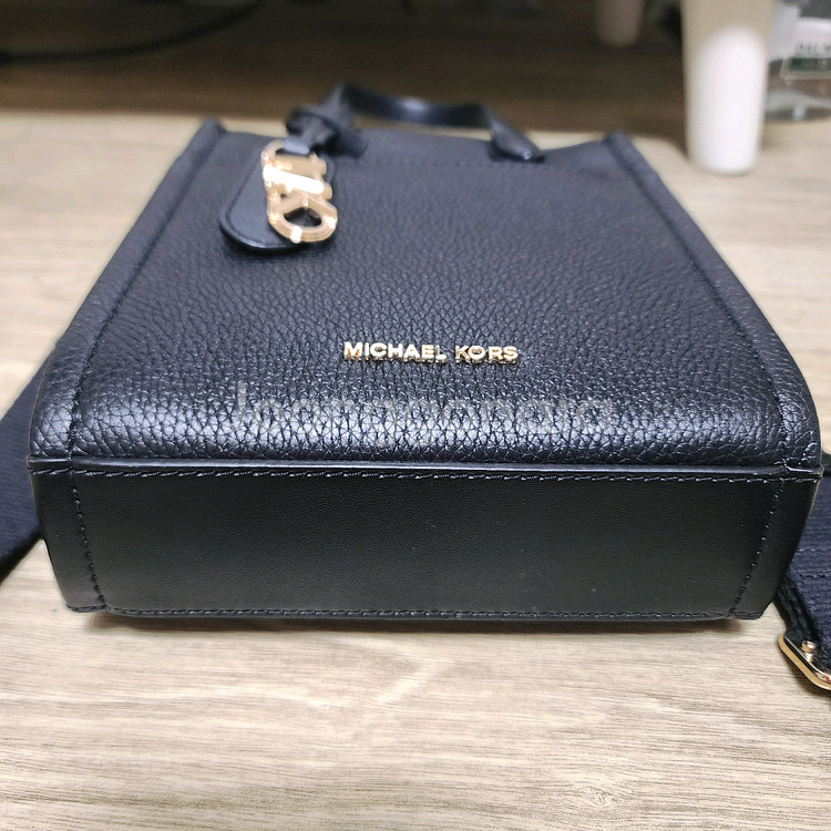 마이클코어스 소가죽 미니 크로스바디백--2