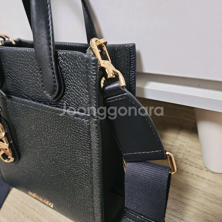 마이클코어스 소가죽 미니 크로스바디백--3