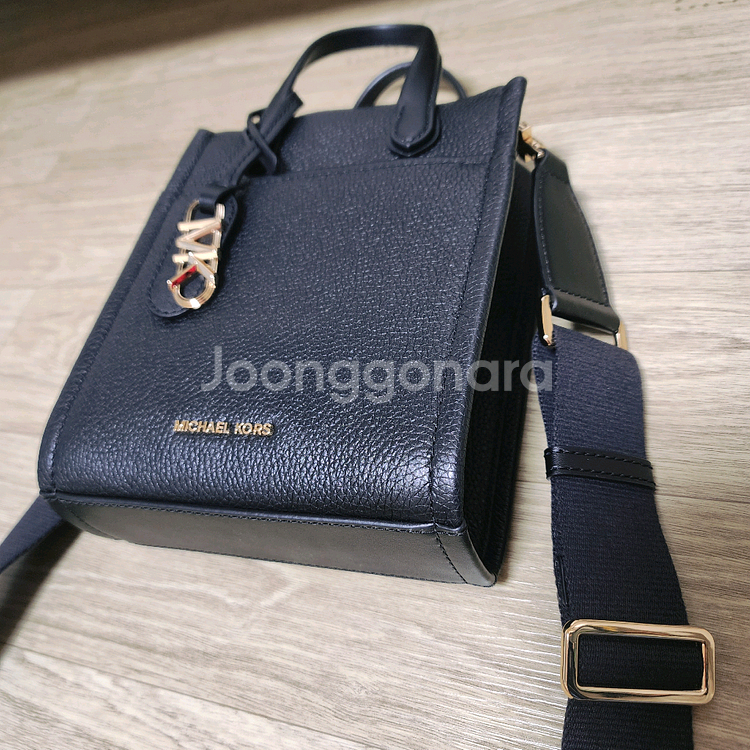 마이클코어스 소가죽 미니 크로스바디백--1