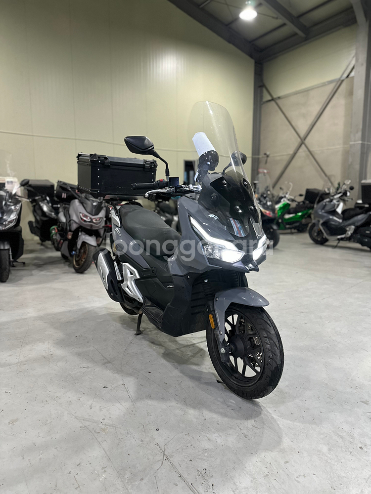 25년식 KR모터스 Kwin125 앞뒤블박내장형 2만Km 판매합니다.--0