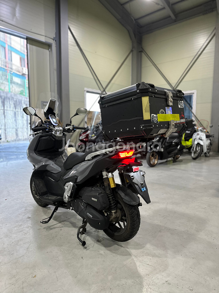 25년식 KR모터스 Kwin125 앞뒤블박내장형 2만Km 판매합니다.--5