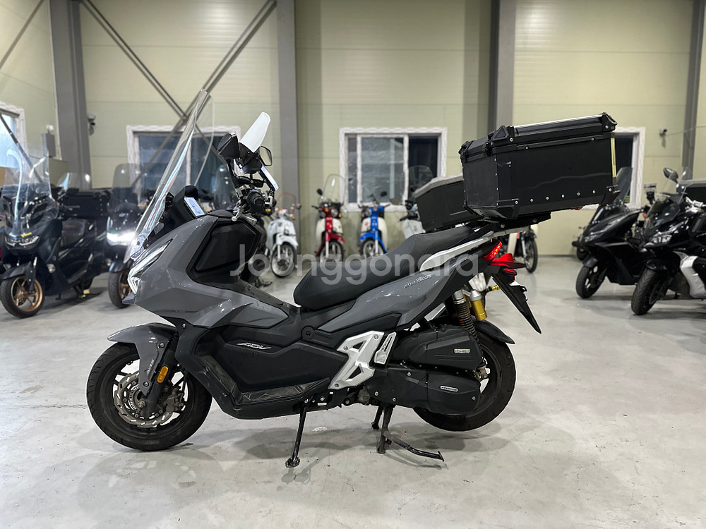 25년식 KR모터스 Kwin125 앞뒤블박내장형 2만Km 판매합니다.--4