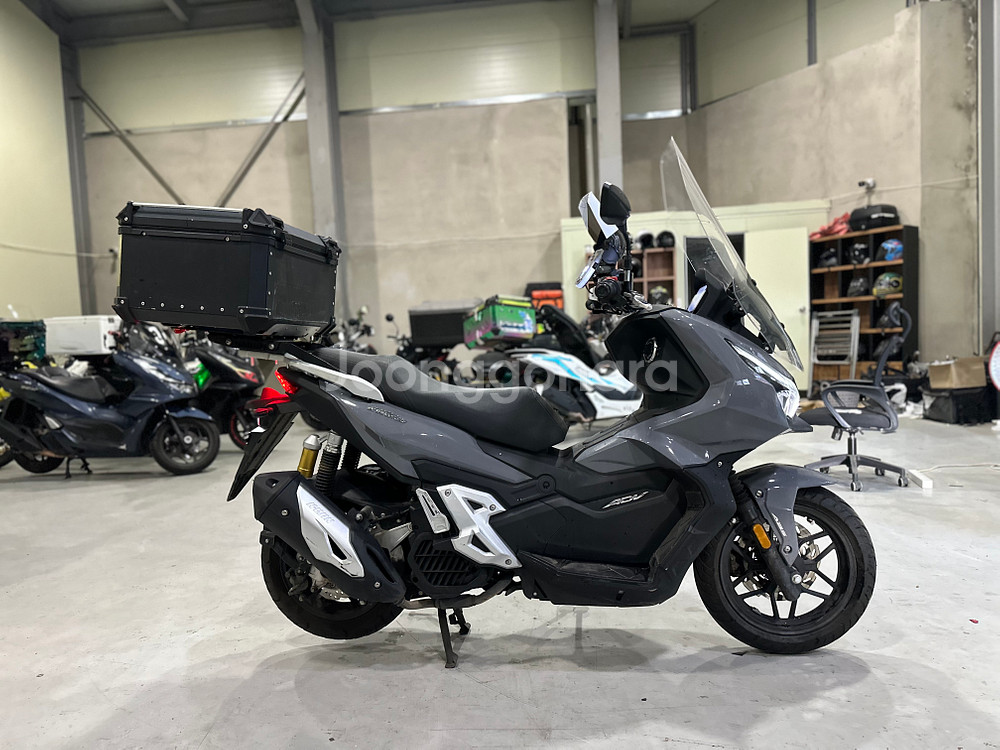 25년식 KR모터스 Kwin125 앞뒤블박내장형 2만Km 판매합니다.--3