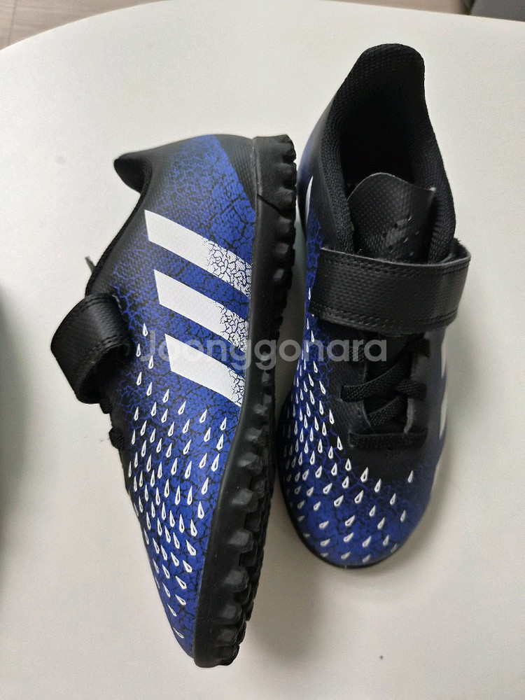 아디다스 키즈 축구화 200사이즈 2켤레--2