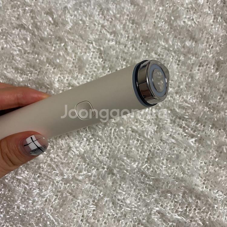 메디큐브 에이지알 부스터프로 미니플러스 (베이지 색상)--3