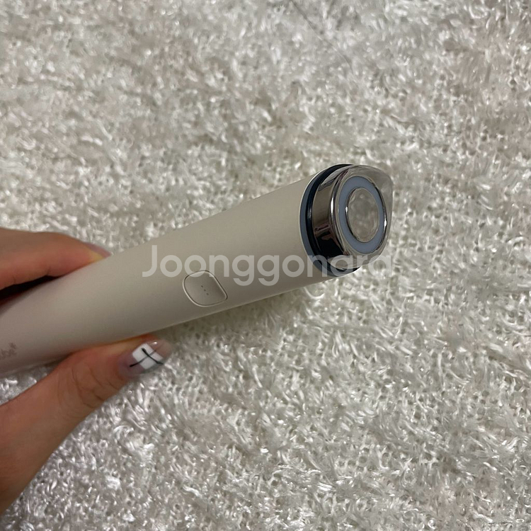 메디큐브 에이지알 부스터프로 미니플러스 (베이지 색상)--2