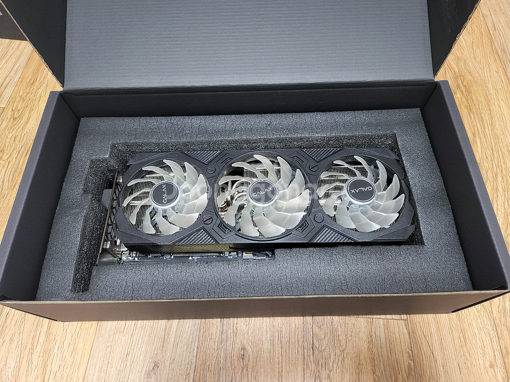 갤럭시 RTX 4070 Ti SUPER 그래픽카드--3