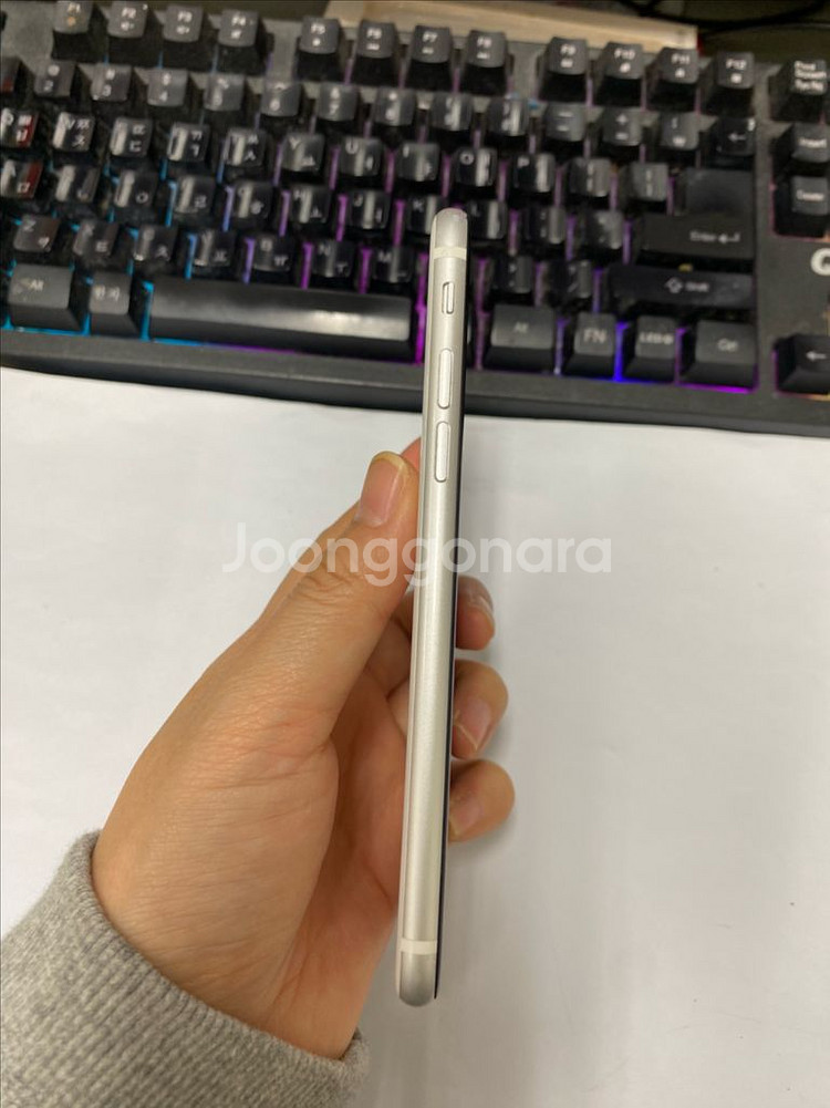 아이폰SE2 화이트 A급 128GB 무잔상 자녀폰 업무폰--4