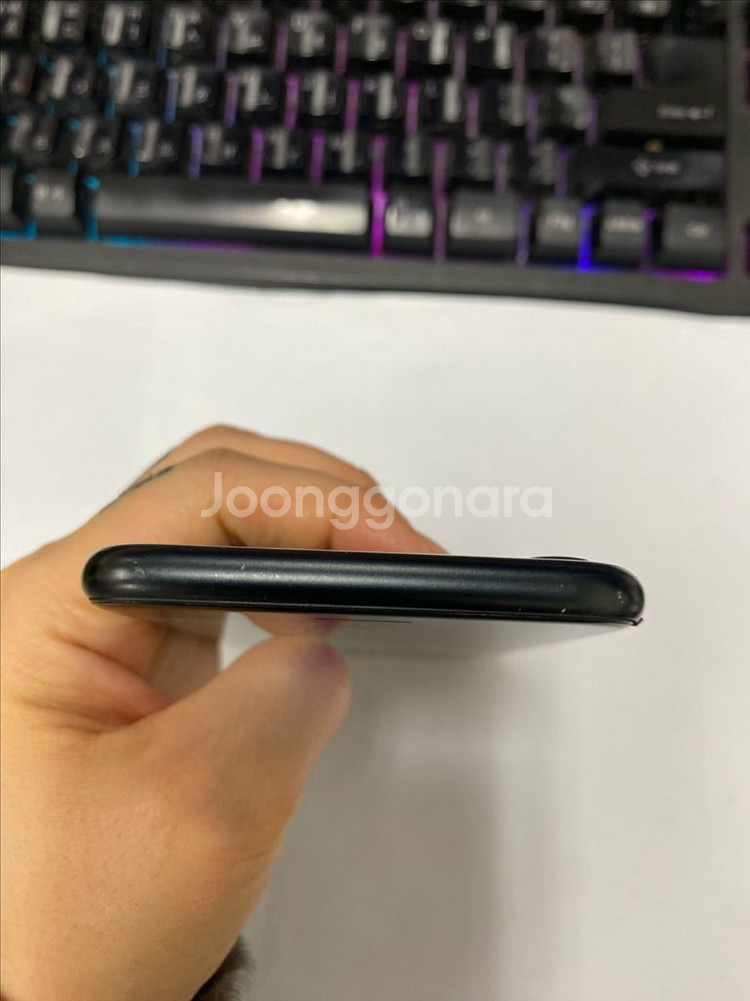 아이폰SE2 블랙 외관깔끔 128GB 무잔상 자녀폰 업무폰--3