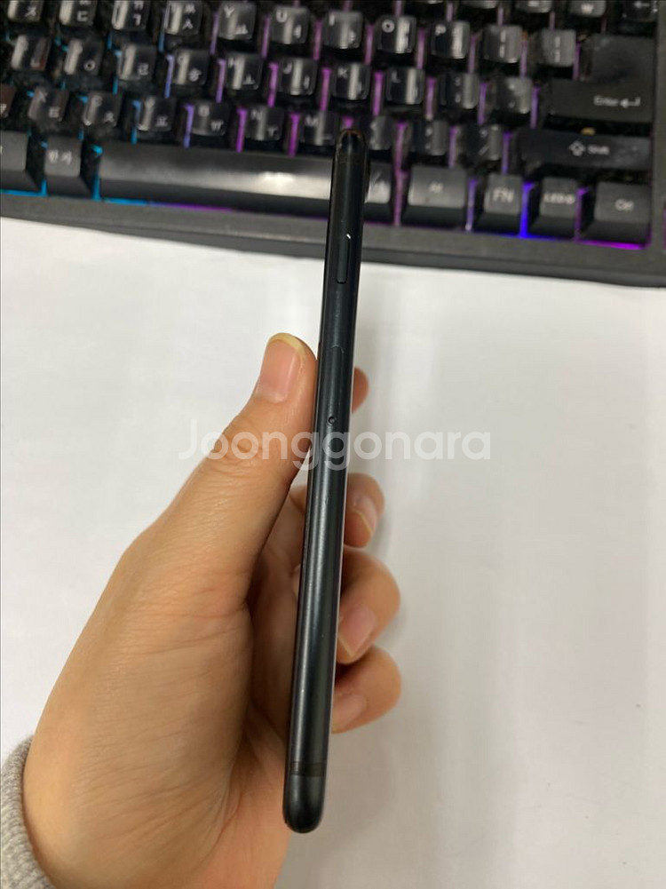 아이폰SE2 블랙 외관깔끔 128GB 무잔상 자녀폰 업무폰--5