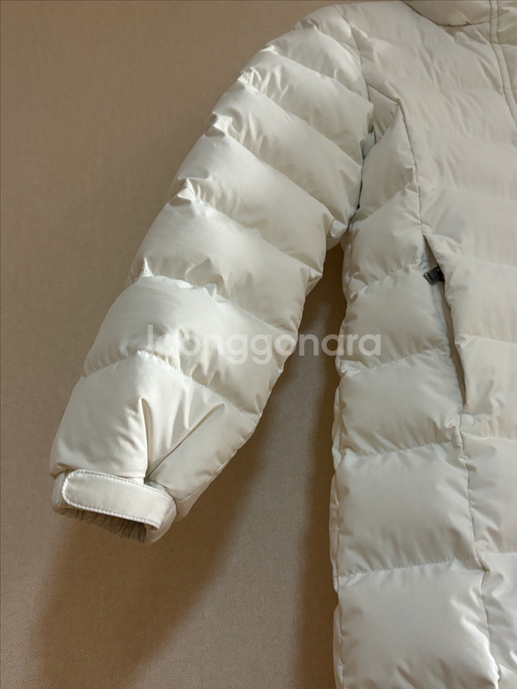 여성 네파 구스다운 거위털 롱패딩점퍼 95 착샷--4