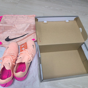 나이키 축구화 팬텀 GX 2 엘리트 FG 새상품 285