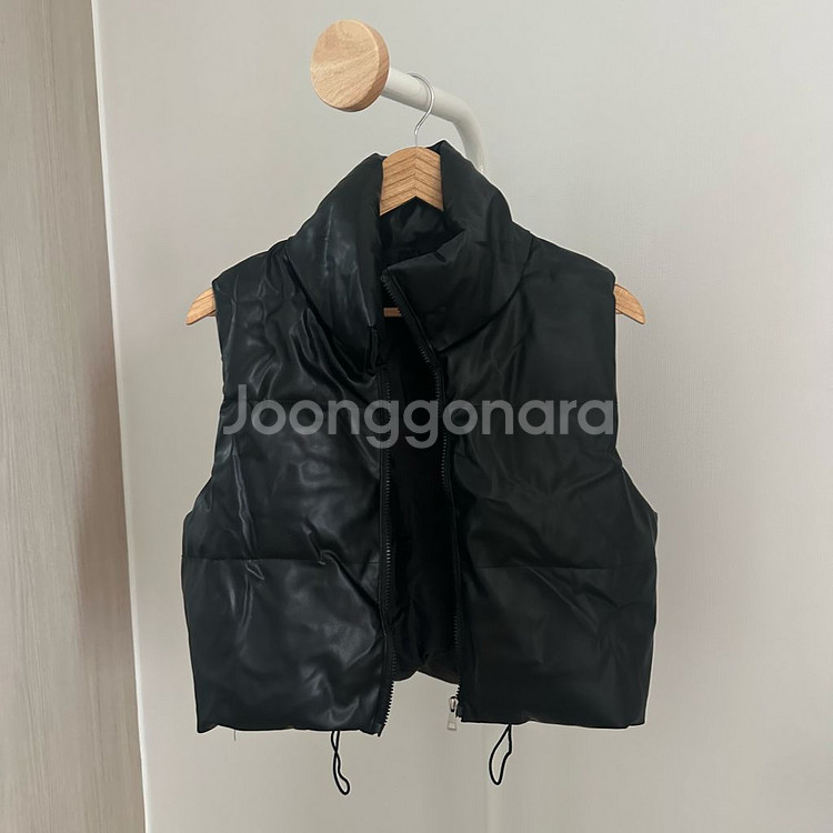 레더숏크롭패딩조끼 블랙--0