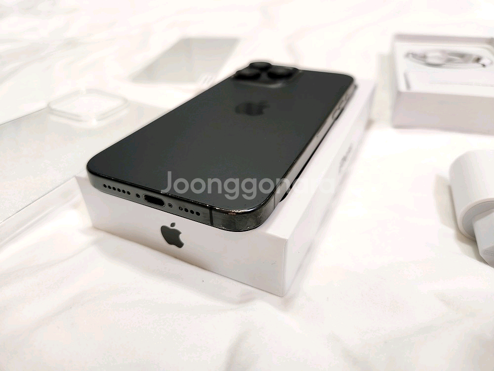 [아이폰 15 프로맥스] 256GB 블랙티타늄 / 배터리 100% / 외관 깔끔--3