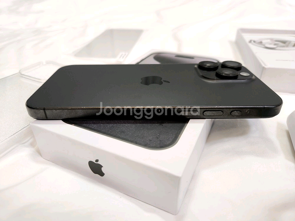 [아이폰 15 프로맥스] 256GB 블랙티타늄 / 배터리 100% / 외관 깔끔--5