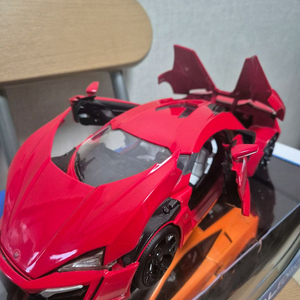 자다토이 라이칸하이퍼스포츠 1/18