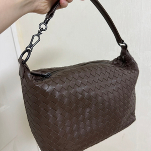 보테가베네타 레더 나파 숄더백크로스백가방프라다구찌루이비통셀린느크로스백팩테수토호보백샤넬생로랑프라다디올에르메스로로피아나