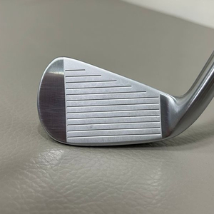 타이틀리스트 T200 4번 아이언 판매합니다.