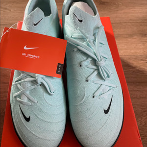 나이키 팬텀GX2 프로 TF 풋살화