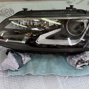 [중고] 폭스바겐 뉴제타 헤드라이트 전조등 순정 중고부품(운전석)