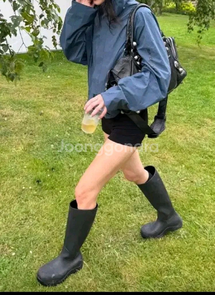 보테가베네타 퍼들 부츠 레인부츠루이비통생로랑프라다로퍼신발운동화구두부츠레인부츠스니커즈생로랑아식스나이키디올에르메스샤넬--2