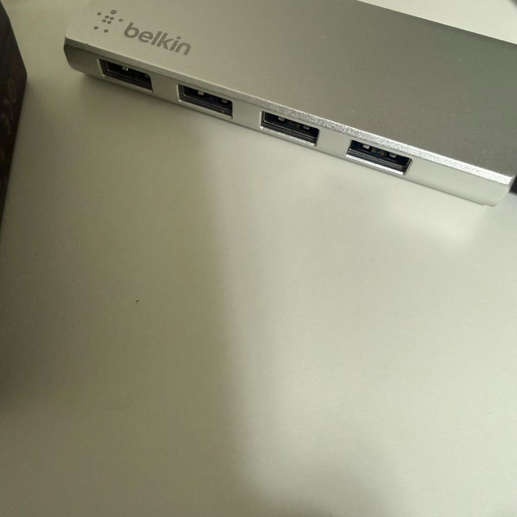 벨킨 허브 독 외부 전원 어댑터 이미지