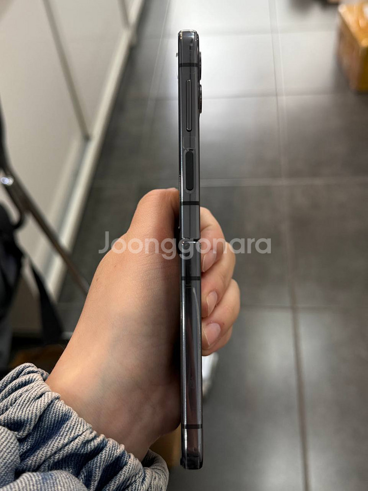 센터올수리)갤럭시Z플립4 그라파이트 256GB--5