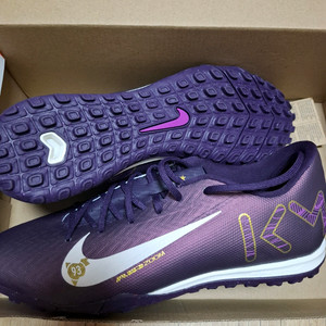 나이키 줌 베이퍼16 아카데미 풋살화